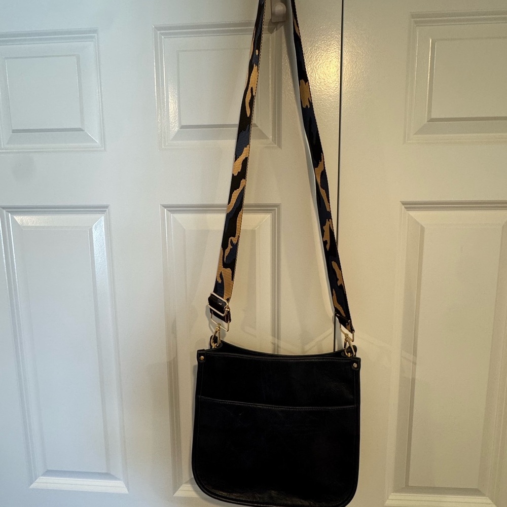 Elegant Navy Blue Crossbody Bag with Camouflage Strap and Gold Accents